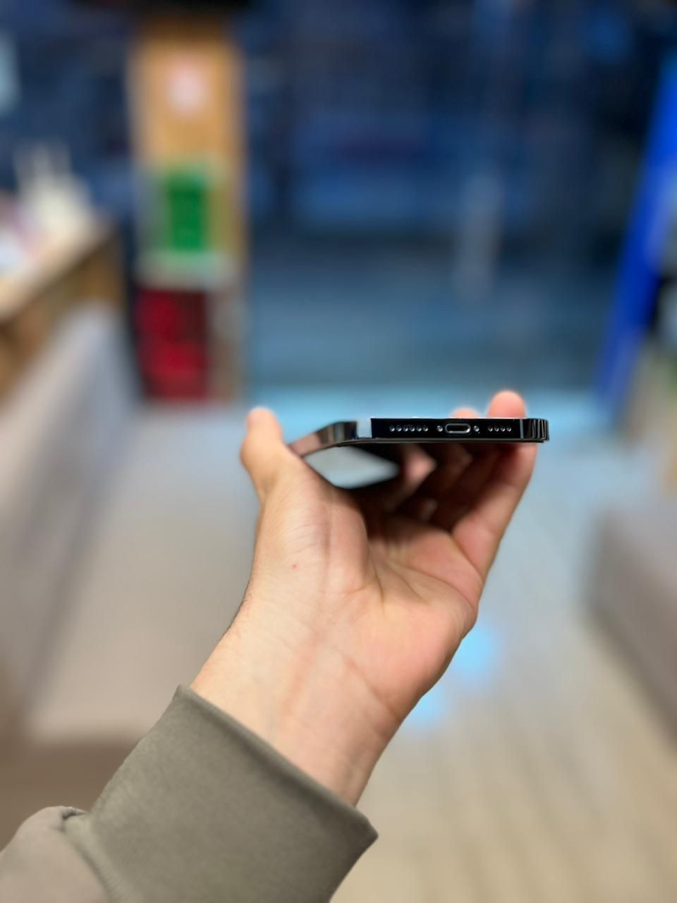 ايفون 13 برو ماكس 
فول نضافه وتر بروف ذاكرته 256 بطاريته 87 
نسخت العربيه ZA/A الجهاز خطين
الجهاز الحلو بي ممفتوح ولا مرفوعه بطريته
ودليل تحديث ملته 17 باقي سعر 725 الف قفل
اتصال علخط غير متواجد علفيس ***********
