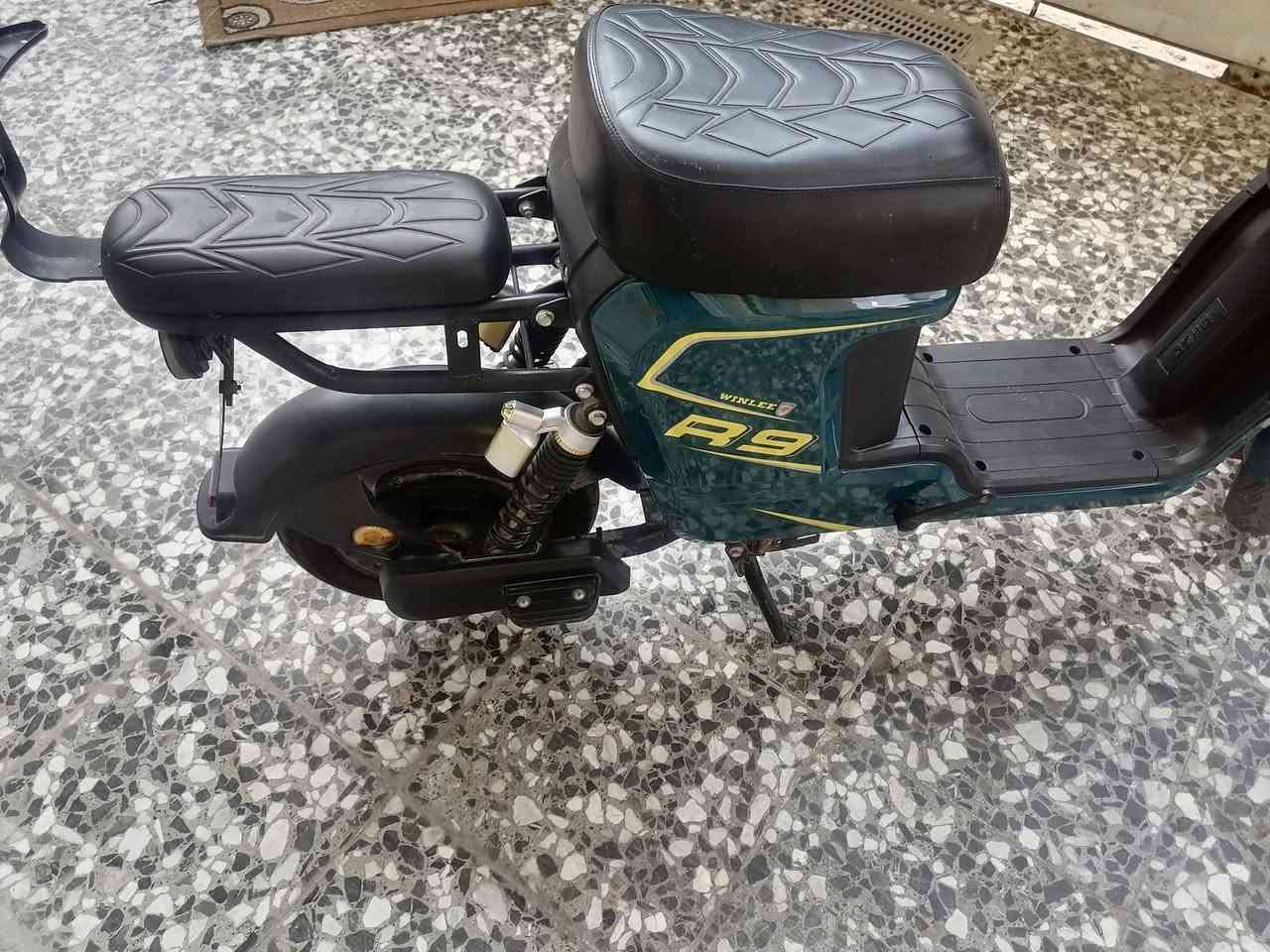 السلام عليكم ورحمة الله وبركاته
🚲 دراجة شحن R9 للبيع
🔹 موديل R9 الأصلي
🔹 فول مواصفات
🔹 نظافة 95%
🔹 بطارية جيدة
🔹 جاهزة للاستخدام مباشرة
🔹 مناسبة للشغل اليومي والتوصيل والتنقل
🔹 استخدام خفيف ومحافظ عليها
💰 السعر: 450 ويوجد مجال بسيط للشراي بعد المعاينة.
📍 العنوان: البصرة – الزبير
📞 للاستفسار والاتصال:
***********
⚠️ المعاينة خير دليل، والدراجة تُفحص براحتك قبل الشراء.

