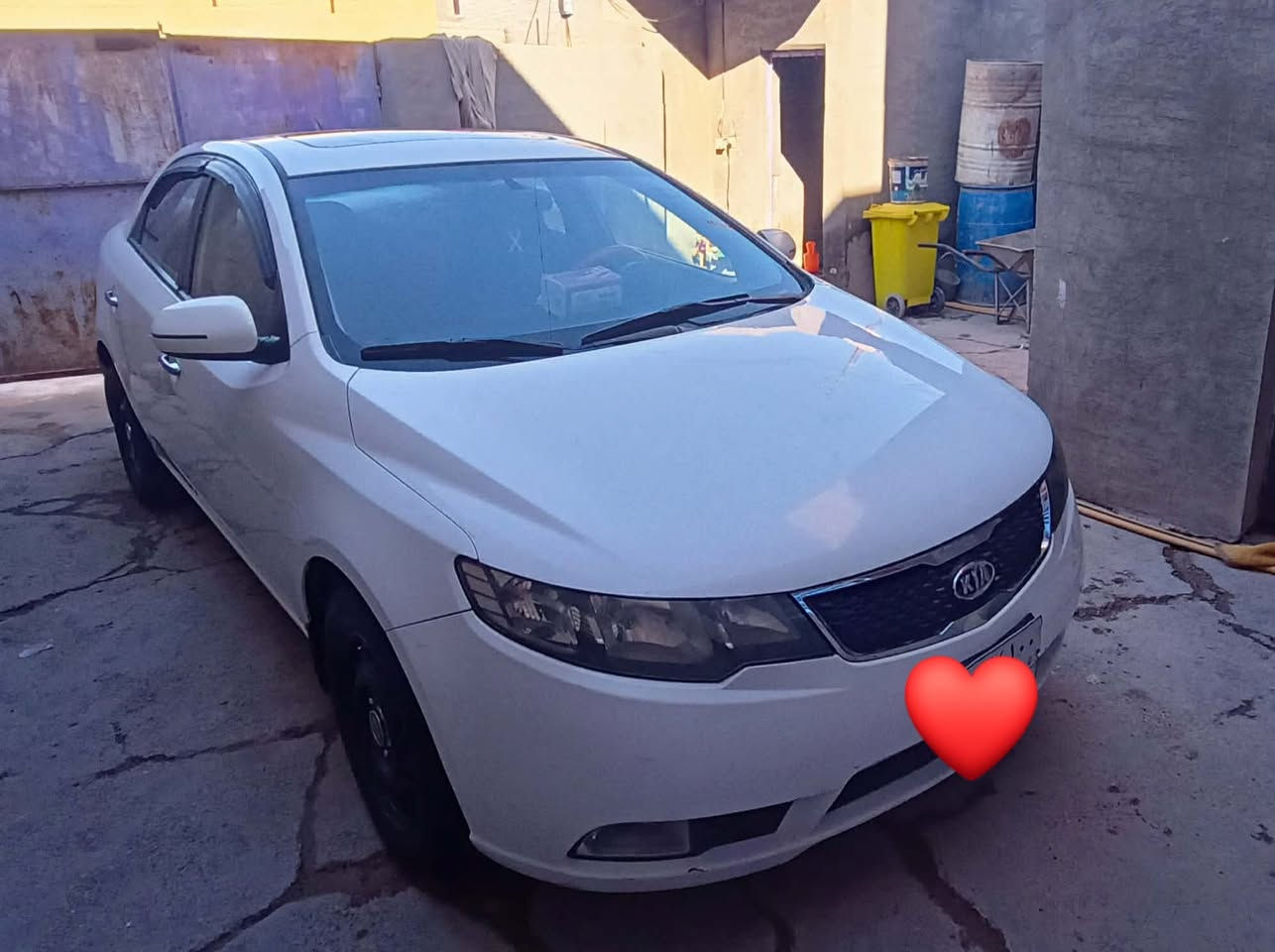 سلام عليكم كيا سيراتو البيع موديل2012.خليجي تحكم ستيرن اشاير بلمري بصمه فتحه رقم بغداد ماشيه 220 عنوان بغداد ابو غريب رقم الهاتف ***********
