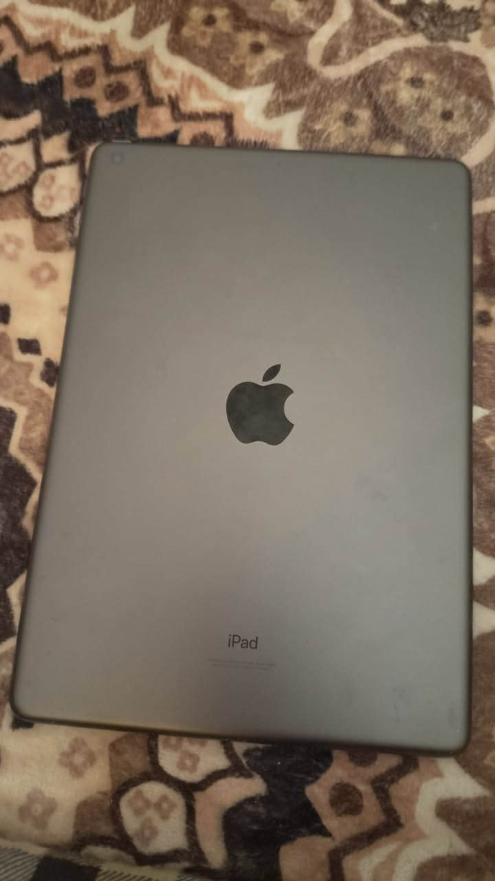 ايباد 9 ذاكره 256 بغداد حي   ال سعر 300اور ***********
