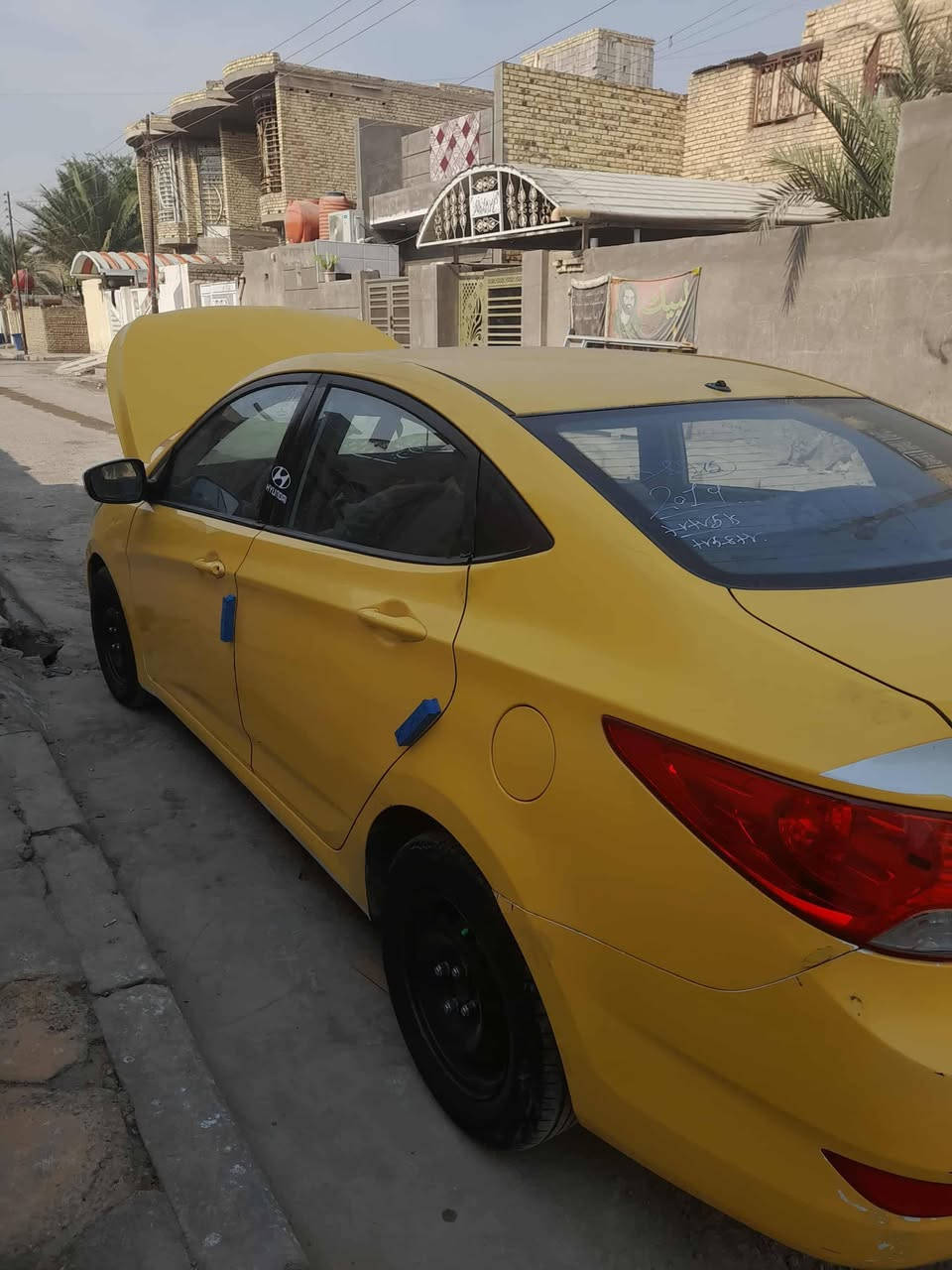 السلام عليكم سياره للبيع اكسنت صفره. موديل 14 سعر 85 رقم المبايل ***********
