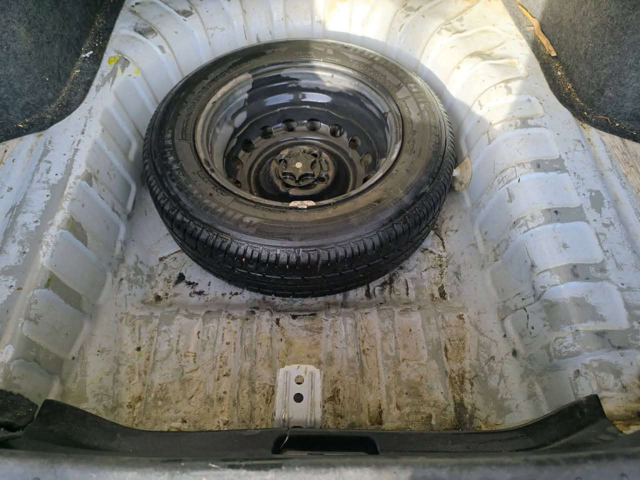 نيسان سني  2020 رقم سليمانيه بيه قطعتين  سيار جاهزة.بعد مكفول .كير.محرك.تبريد.مكان السيارة کلار .كفري السعر 92..وبيها مجال للستفسار .***********
