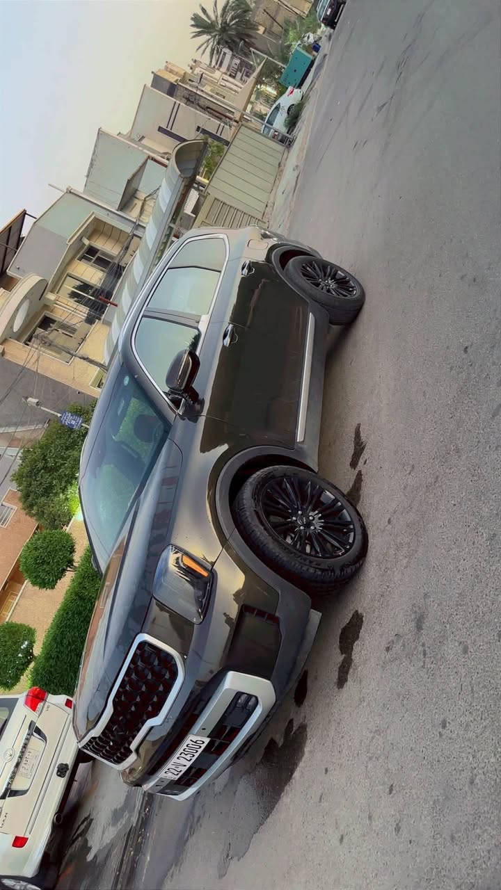 كيا تيلورايد برستيج / اكس لاين اربيل (2023)/بيع فقط لطفآ🙏
الفئة: PRESTIGE X-LINE
بدون ايرباك 

 فول مواصفات 1/1 (أعلى فئة)

الحادث  وتفاصيل بلصور 👇 

شاصي لغد مكفولات  راديترات بلاد بدون تبديل 
نفس القطع اصلحو

بانوراما فتحتين سقف 

مرايا شفط مرايا إشارات

كشنات أمامية تدفئة وتبريد

كشنات خلفية تدفئة وتبريد

مساج كشن السايق 

داخلية جلد لون (القيسي، المشمشي) فاخرة 

بردات ابواب

كشنات منفصلة VIP

تشغيل عن بعد

 رادار أمامي

 رادار جانبي

 لايتات LED زنون

 لايتات نهارية LED

حساسات أمامية وخلفية

 هزاز ستيرن

 داتا شو أمامي

 إضاءة داخلية ليزرية

 خمس كاميرات 360 درجة دوارة 

 نظام النقطة العمياء

 تحذير مغادرة المسار

 مثبت سرعة متكيف

مانع تصادم

باب خلفي كهرباء

ميموري كشنات

كتاب مضلل جديد

                                                                      Black edition 

مكاني بغداد البنوك او شارع فلسطين 

السعر220 $ بيع فقط لطفا مااراوس 
شوف الصور وتفاصيل واتصل ***********
— في ‏شارع فلسطين-Palestine Street‏.
