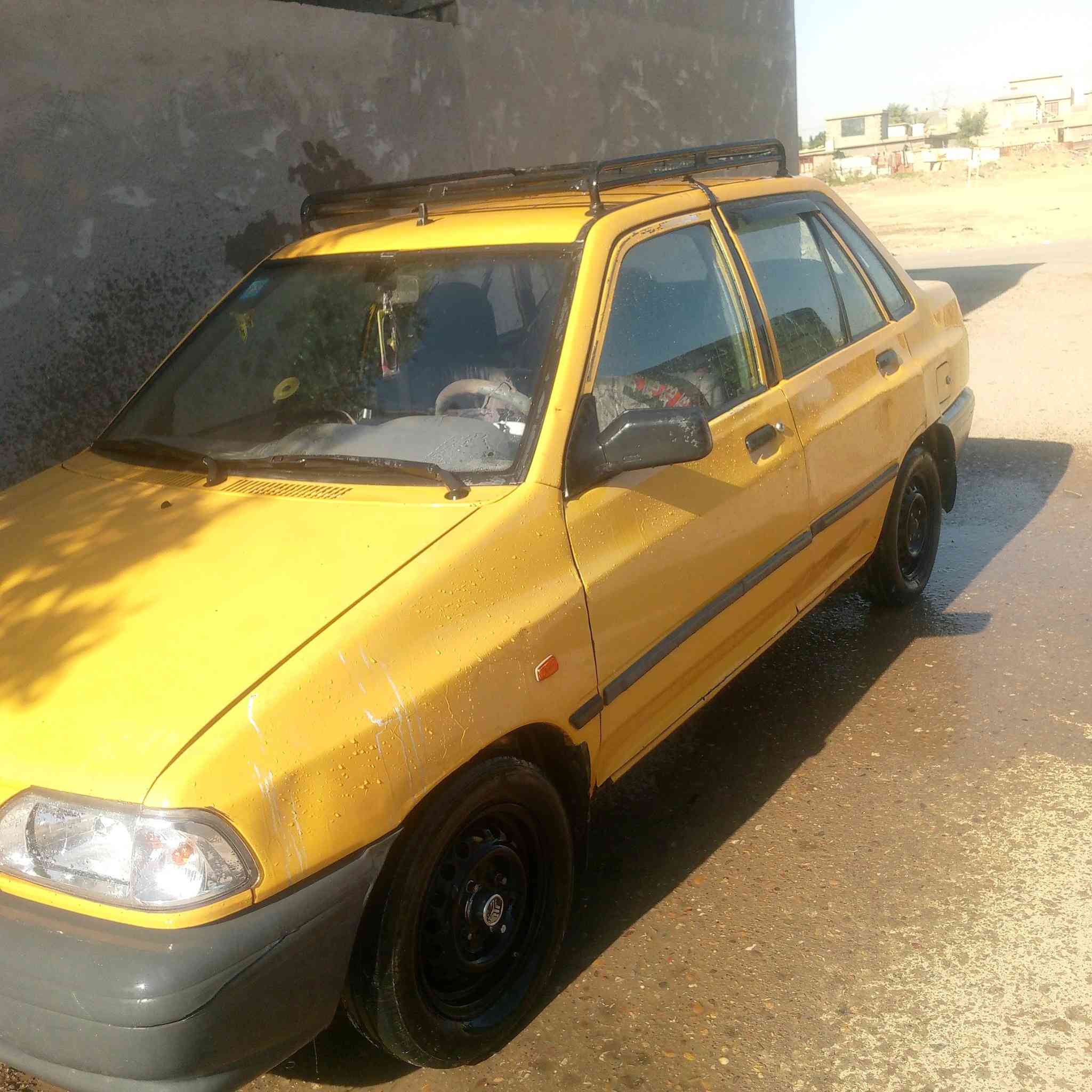 السلام عليكم
سايبه 12 بيه خيط تبخير ولشاصي  فطر خفيف بس واحد

سياره حلوه سنويه صاقطه صار شهرين هيئة وغرامات مصفره بسمي 24 وبيه مجال *********** بغداد التاجي
