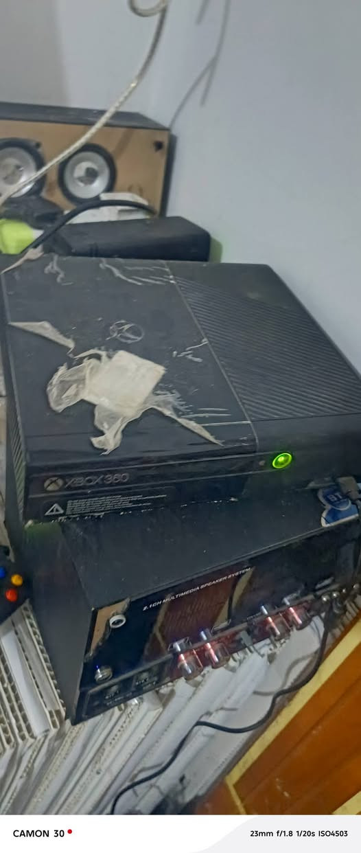 السلام عليكم اكس بوكس 360 وبلازمه مالته البيع السعر 150الف وبي مجال عنواني بصره دور الشرطه شارع القاد قرب محطه الكندي رقمي ‏‪***********‬‏
