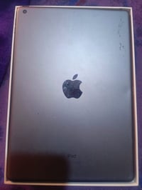 ايباد 9 نضيف ذاكره٦٤ مع كارتونه السعر 210 وبيه مجال لتواصل واتساب 0774...