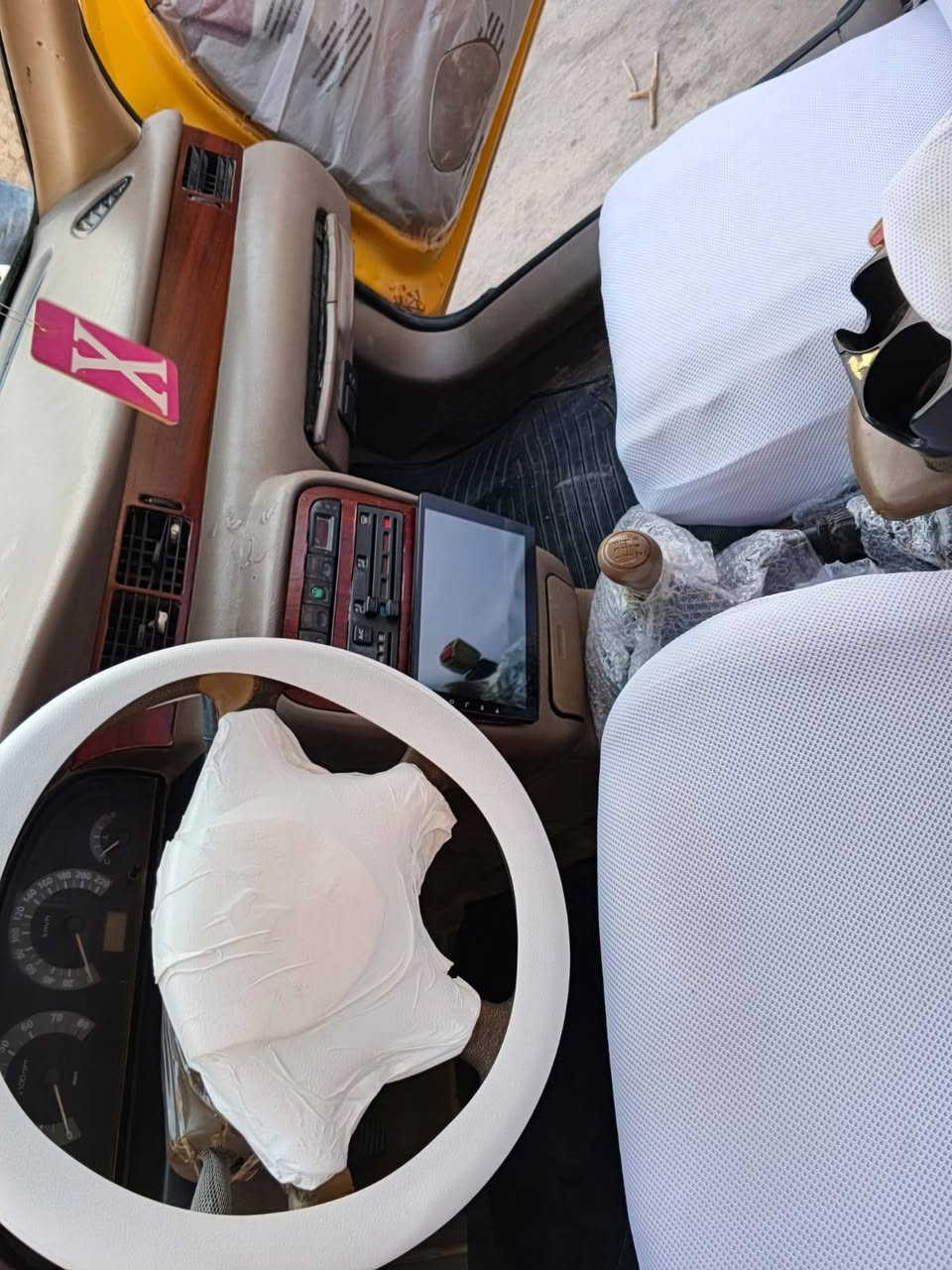 سلام عليكم سياره سمند موديل ١١ سنويه ل٢٩ مصفره هيئه وغرامات تخم تاير دوشمه سستم مكينه فرنسي سياره مال جناي مكفوله من ضربه تبريد كامل سياره كاملا علا اخر حبايه *********** سعر ٣٢ $ تحويل شوكت متريد
