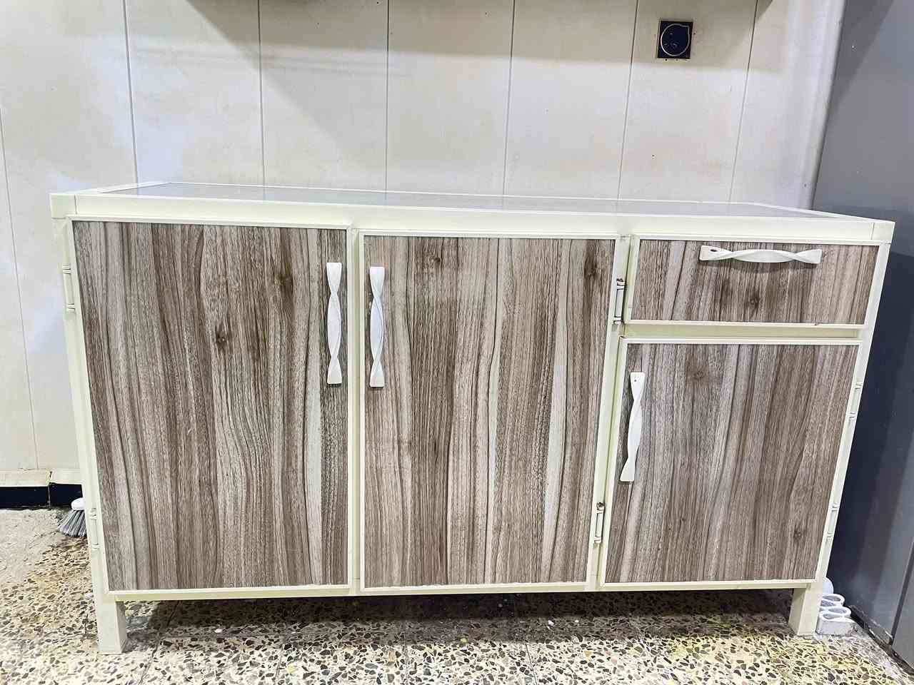 بيع كاونتر وملحقاته ل3 قطع ب150 الف استخدام لمده سنه 
بيع مستعجل للجادين فقط 
الاتصال ع الرقم
***********
