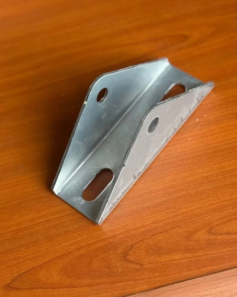 كل ما تحتاجه لتثبيت منظومات الطاقة الشمسية بجودة عالية وأسعار تنافسية! ☀️⚙️
هل تبحث عن متانة في التثبيت ومواد تدوم طويلاً؟ في شركة السجاد، نوفر لكم الحل المتكامل لهياكل التثبيت والاكسسوارات الخاصة بمنظومات الطاقة الشمسية.
نحن ندرك أن جودة العمل تبدأ من جودة المواد، لذلك نقدم لكم تشكيلة واسعة ومطابقة للمواصفات:
 هياكل ميكانو متينة وقوية.
 كلمبات (طرفية ووسطية) بأعلى معايير الثبات.
 قواعد تثبيت بمختلف القياسات.
 مثلثات التثبيت (بزوايا مدروسة).
 توصالات احترافية لربط محكم.
لماذا تختار شركة السجاد؟
✅ دقة في التصنيع.
✅ توفر المواد وجاهزية للتوريد المباشر.
✅ أسعار تنافسية تدعم مشاريعكم.
📍 تواصلوا معنا الآن للحصول على قائمة الأسعار أو الاستفسار:
📞 ***********سيف 
📞 ***********سجاد
