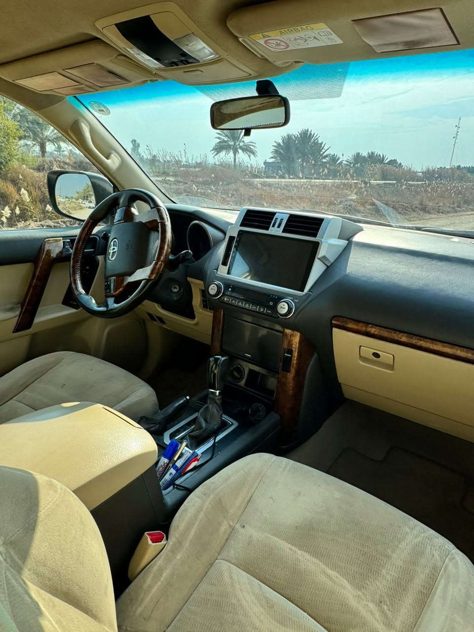 السلام وعليكم برادو 2014   4 سلندر السيارة كلش حلوة استخدام شخصي ماشية 95 الف حقيقي بيهة جاملغ امامي ايمن صبغ فقط مكانهة بغداد حي الاعلام سعرهة 253 وبيهة مجال 
***********
