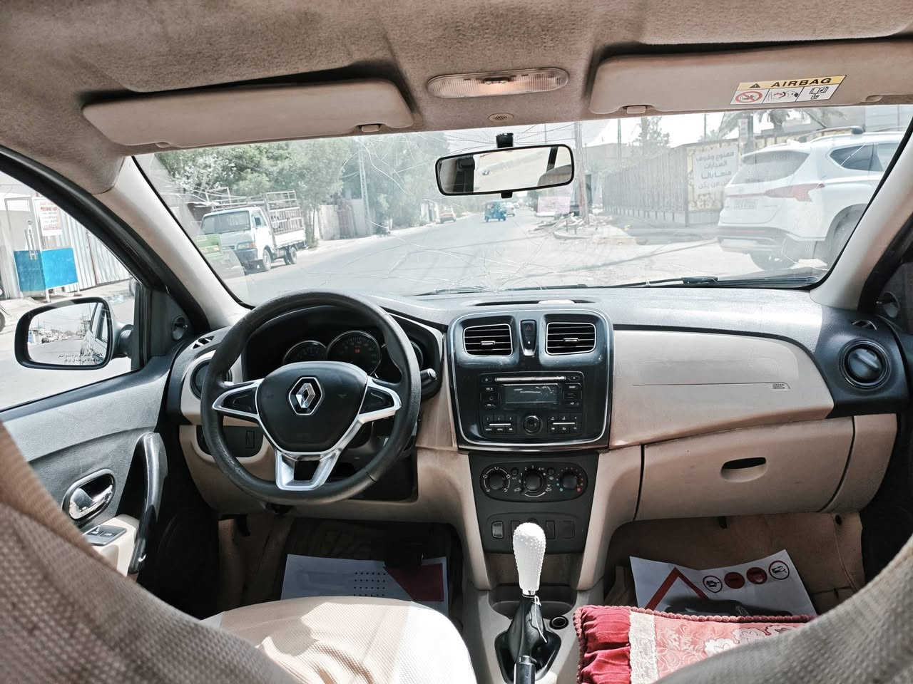 مرخصة الادمن المحترم رينو سيمبل موديل 20 بيه بس الجاملغ الامامي بارد بدون صبغ مكفولة من الصبغ بسمي رقم بغداد مكان بغداد سعر 85 واتساب ***********
