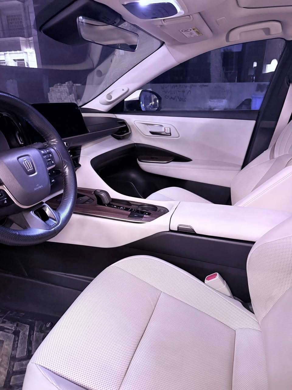 للبيع تويوتا كراون خليجي ياباني وكاله عبداللطيف موديل 2025 لون ابيض رقم بغداد فول مواصفات ومكفوله كفاله عامه من جميع النواحي بصمه ومحرك2500 بانزين هايبرد وفتحه وجلد وكشنات جلد وبرده خلفيه وتدفئه تبريد وشاحن وايرلس ومري كهرباءوترحيب ورادارات وبعد مواصفات اخرى السعر 35 مكاني السيديه  ***********
