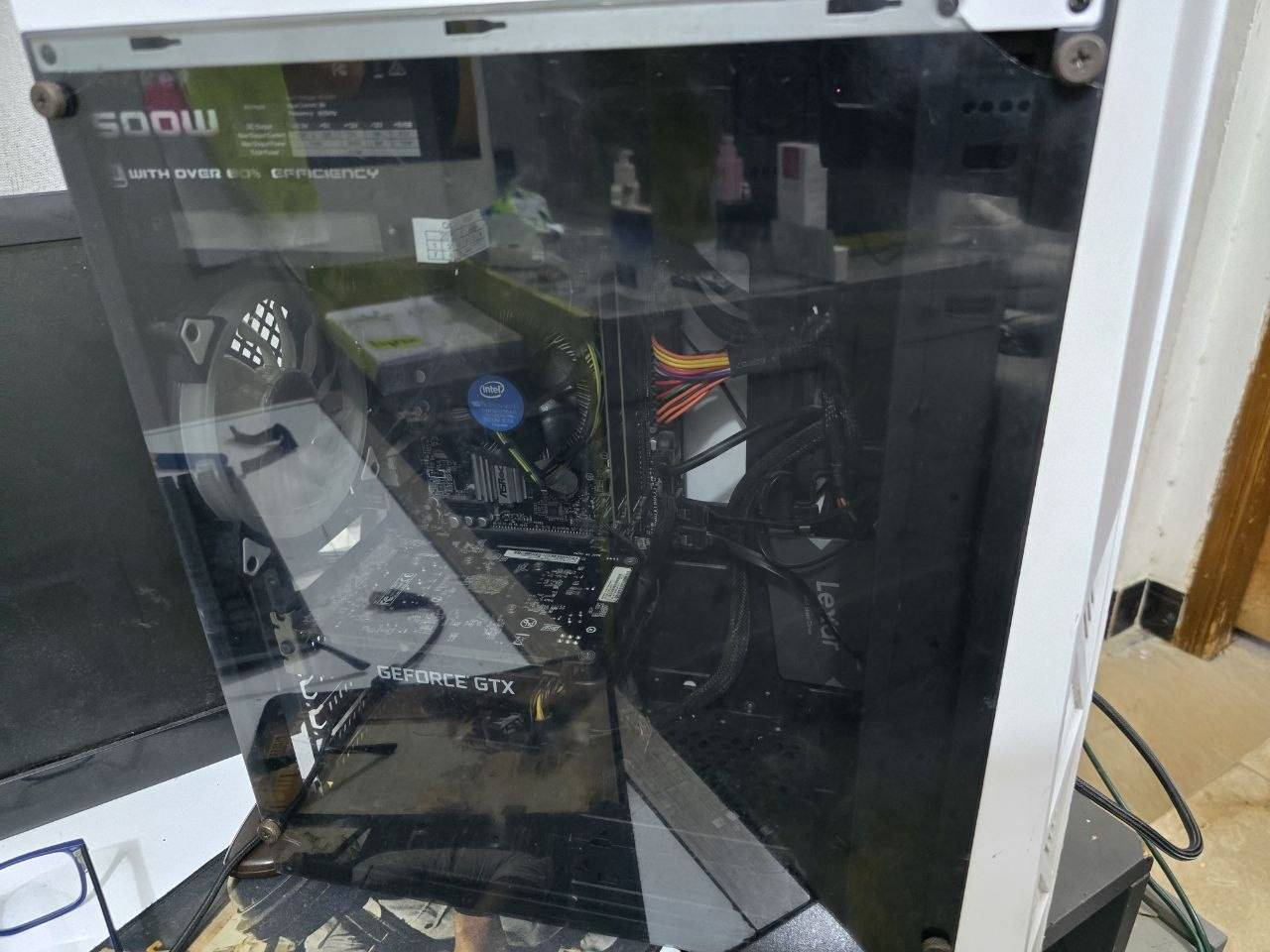 تحيه للشباب طيبه 

تجميعه للبيع مثل ماوضح بصور بيها ضرر خفيف بل جامه مامأثر عل كيس 
مواصفاتها:
GTX 1650 

I5GEN9

M.B H310 ASROCK

POWERSUPPLY 500WATT ROCKET

SSD 256

HDD 1T

16GB RAM
 سعرها 450 الف 
ويوجد توصيل لكافة محافظات العراق


**إذا كنت صاحب هذا الإعلان وتريد حذفه لأي سبب، رجاءا أرسل رسالة إلى الدعم الفني**