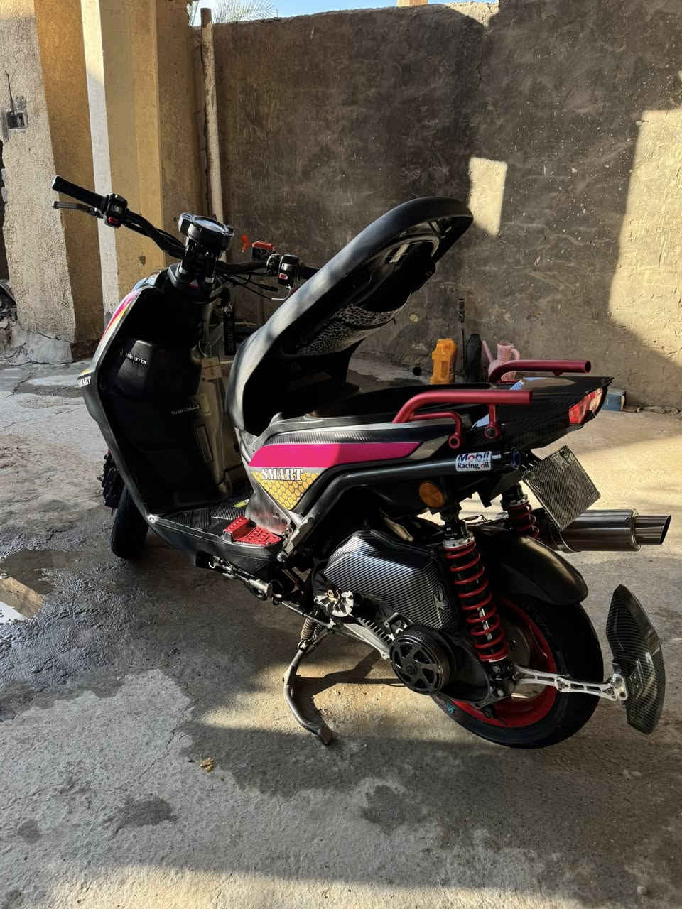 للبيع سكنس جبلي مزوده. مكينه ٦٣ هاون . دراجه متنلزم. هذا التزويد مالتها .
صدر امامي كرزي Dy ,
صالنصه رياضي بوري عدل( TWPO)
يدات بريك تي ماكس (TWPO)
قبق فلاوين رياضي
ستيرن مال كاوسكي كاربون فايبر الياف اصلي.  بك لايت 
كاربون فايبر الياف اصلي
سلف رياضي
بوشه ٦٣ هجم
كلجات رياضي 
فج بريمبو 
جاملغ امامي كاربون فايبر الياف اصلي
جامه كفر امامي كاربون فايبر الياف اصلي
جاملغ خلفي كاربون فايبر
شمعه سبع الوان
جكات جنطه 
(SMART )وشم رياضي
سبايدر رياضي
دبلات خلفي رياضي
طلاعات رياضي
قبق عنبار رياضي
صينيه رياضي
قبق شوته كاربون فايبر
رقم خلفي كاربون فايبر
عقل رياضي اصلي RC
كتف رياضي 
سدادة مال شاصي رياضي
بطاله مال صدر امامي رياضي

الدراجه ملغومه تزويد . مكاني بابل مركز المدينه 
*********** هذا رقمي بي واتساب 
السعر . مليونين بيهة مجال حك الجيه. المتعجبه الدراجه يعبر المنشور و الرزق للجميع🩵
