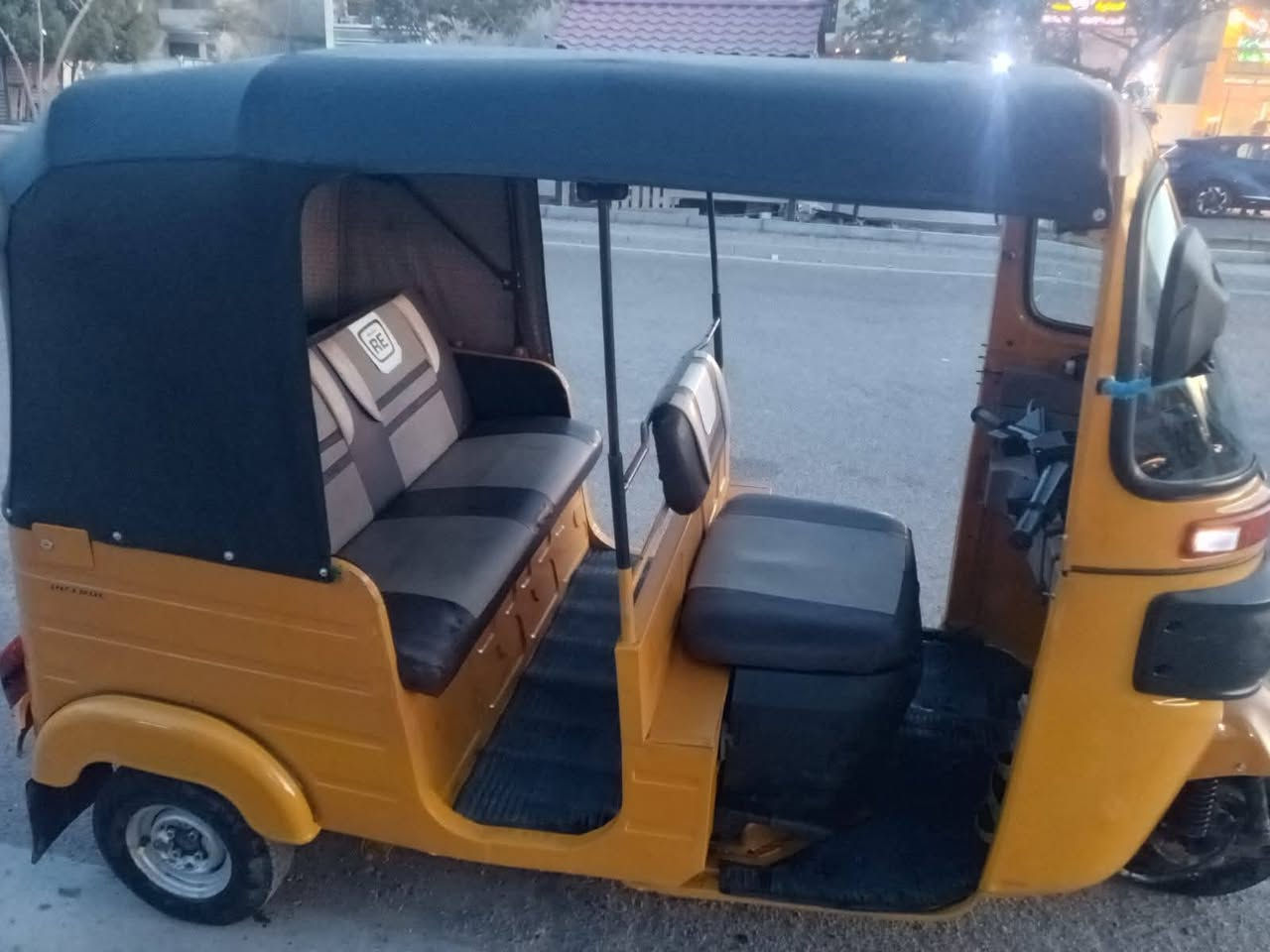 اسلام عليكم تكتك 2020 بسمي
كامله من كلشي اينقص مابيهة كهربائيات كلهة شغاله
قطره اخياس مابيهة تكتك كلشي جديد بيهة جادر تايرات كلشي جديد 
 مصبوغه عام جماليه بدون معجون  مكاني بغداد البياع
رقم بي واتساب ***********
