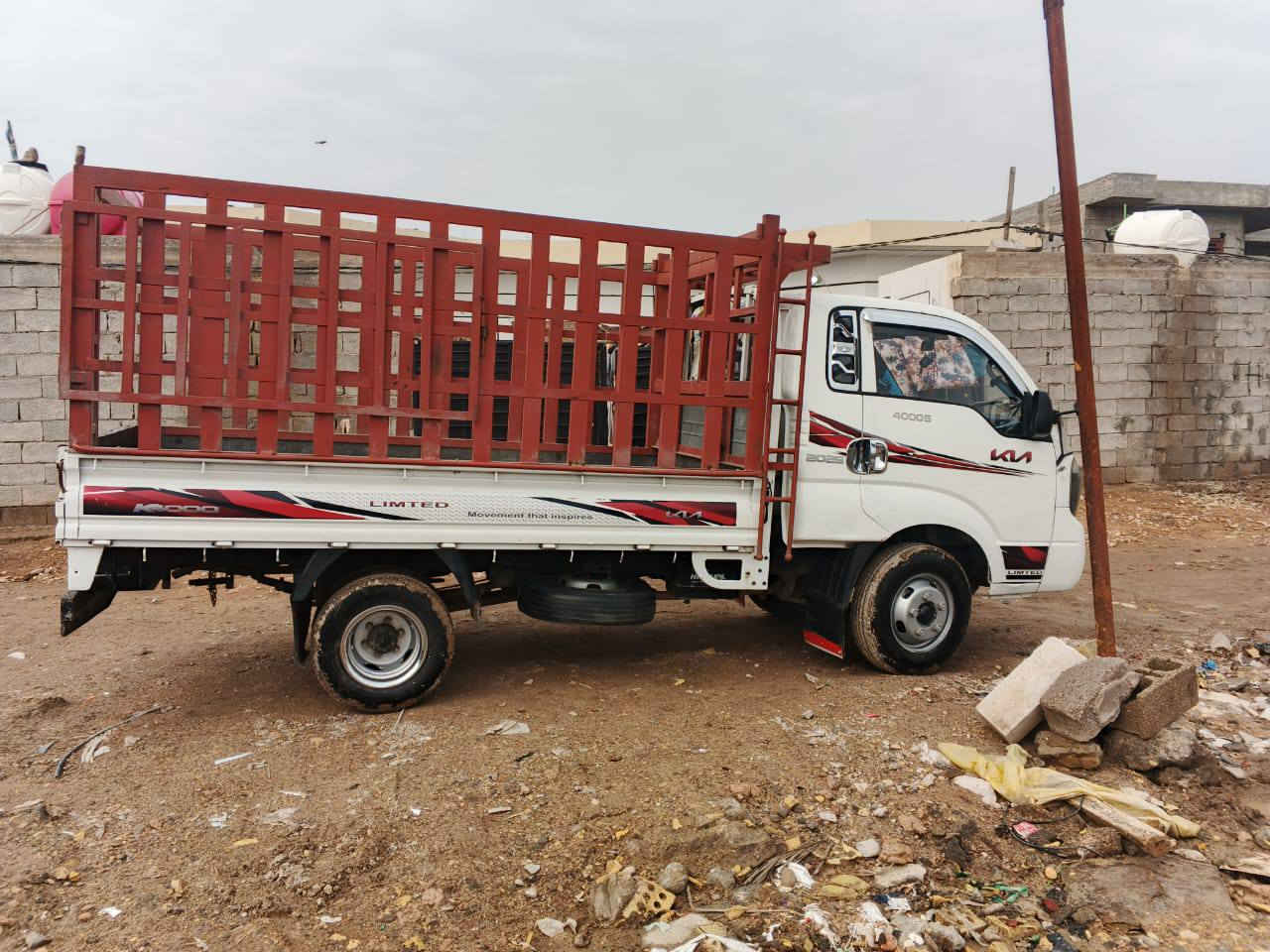 السلام عليكم .كيا فحل موديل 2013. مكفوله كفاله عامه رقم السياره واسط عنوان السياره واسط الزبيديه ***********
