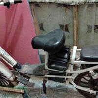 نظيف جدا • بطاريات جدد • دراجة كهربائية