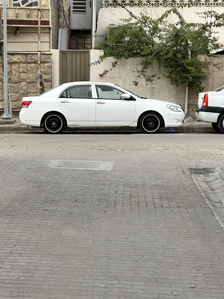 سلام عليكم للبيع بي واي دي جي ٣ /٢٠١٣ فول الفول بصمة فتحة تحكمات كامرة حساسات ترحيب بدون نقص كير مكينة مكفولات تبريد تدفئة مكفولات السونار موجود ويا الصور السعر ٦٤ وبيها مجال مكاني بغداد ***********
