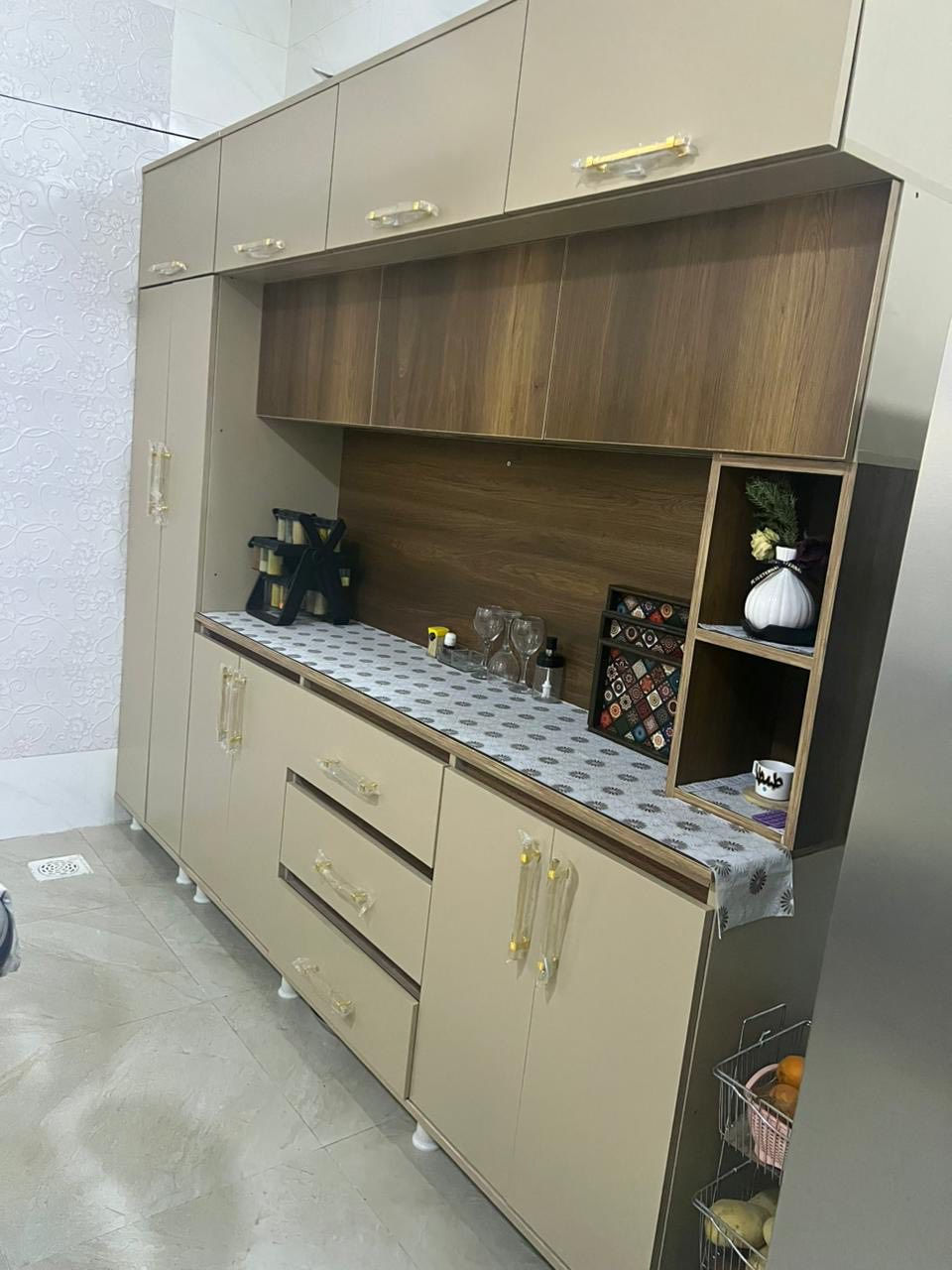 ثلاجه مجمده براد هيتاشي سعره ٥٠٠الكاونتر ٦٥٠بيهم مجال عنواني بالدوره حي دجله اي ايتفسار ع الرقم بيه واتساب ***********
