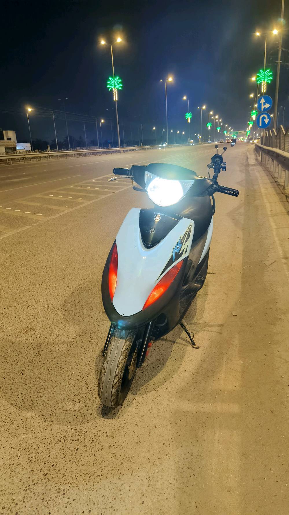 ماكس عدله نضيفه كامله من كلشي بس
كيج السرعه والبانزين ميشتغلن 
والدراجه مبدل بيهه والفات اصليه
الدراجه سابقا ممفتوحه اني مبدلهن ع ايدي تعال وافحص وقتنع... وبيك خير ودلل... مكاني كربلاء.. الشبانات