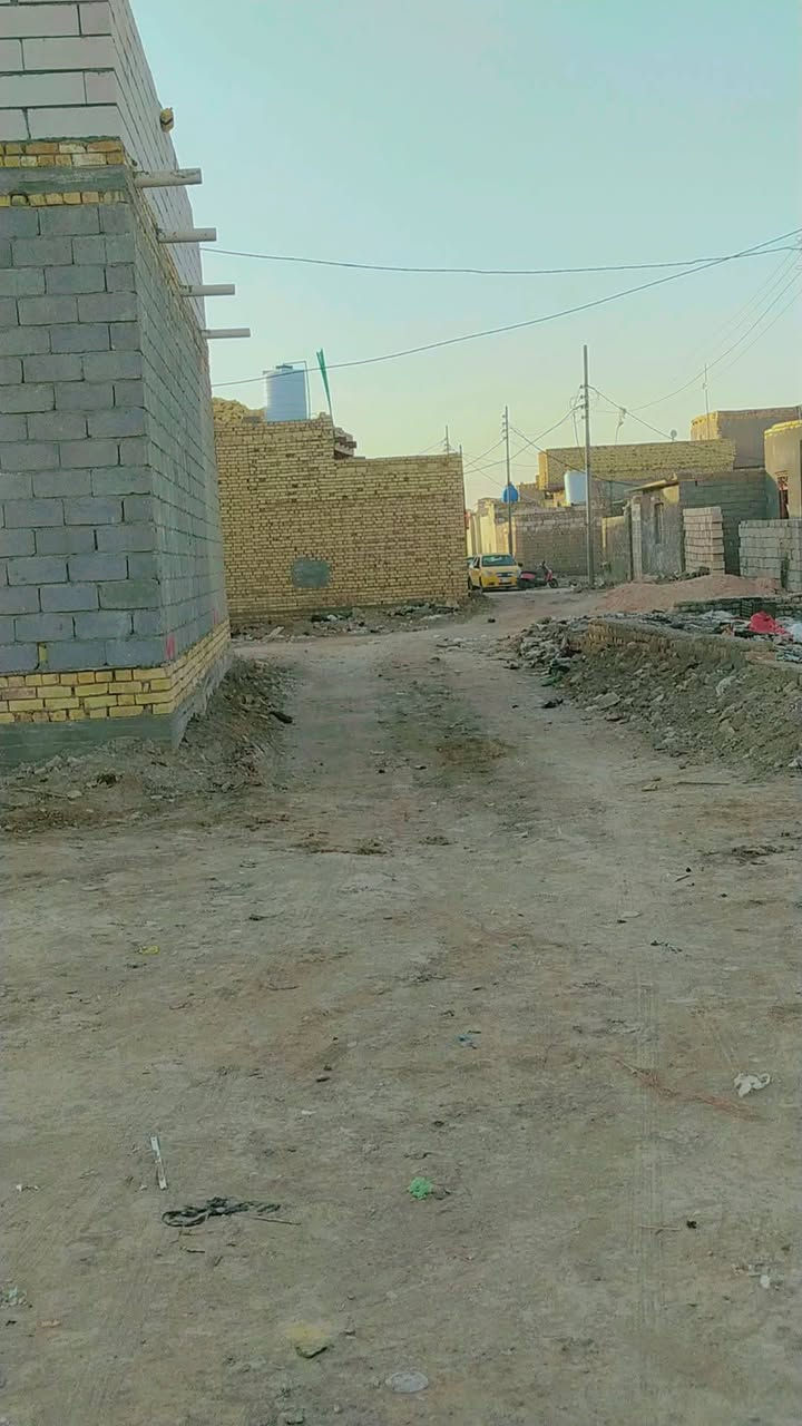 قطعه بزدينويه قرب مدرسه صف الدين ١٠٠ متر ب٦ونص وبيه مجال قليل متوفره كفت الخدمات ماي مجاري كهرباء ***********

