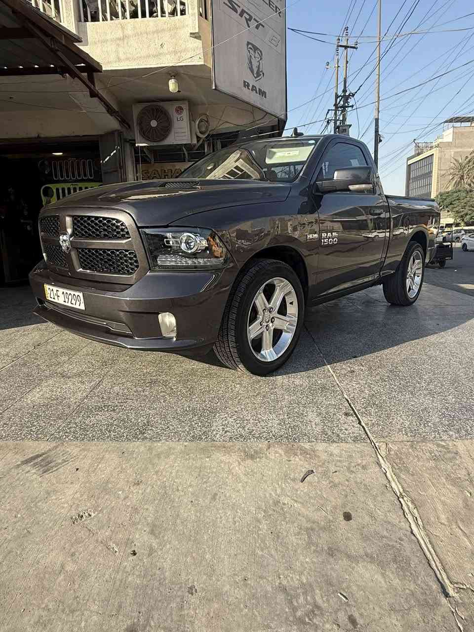 السلام عليكم
رام كلاسك تك باب R/T موديل 2017 محرك 5.7 وارد امريكي حادثهة الدعامية الامامية ايرباك فقط الكشن وهنا نصبغ نص الجاملغ الخلفي فوول مواصفات
بصمة تشغيل
بصمة باب 
شاشة كبيرة 
دشبول خياط
بنيد فتحات
ويل كب 22 
سستم صوت الباين 
دبل كزوز
السيارة ماشية 88 الف مايل
سعر السيارة 19500$
مكان السيارة اربيل
للاستفسار 
***********
***********
