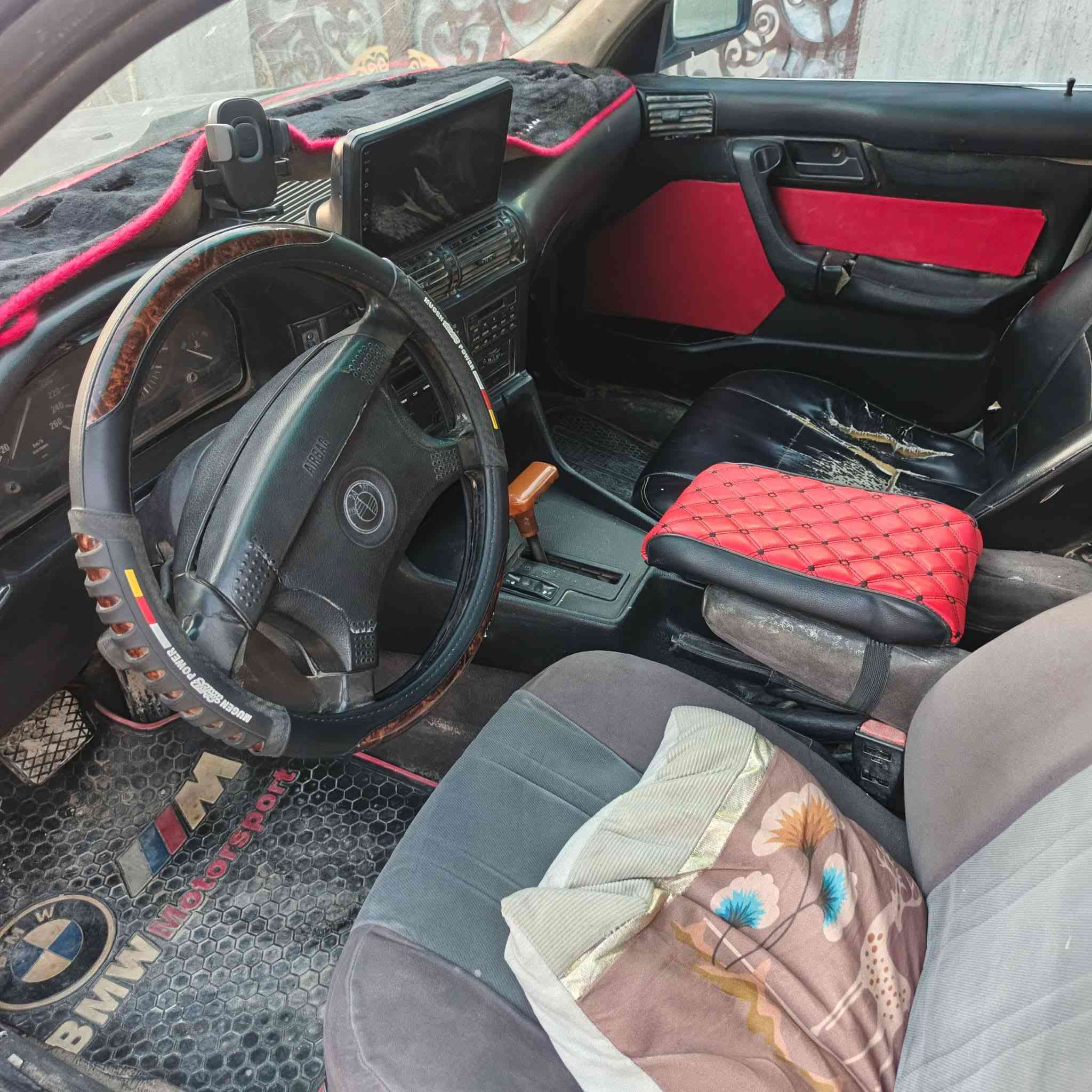 سلام عليكم شباب ٥٣٥ رقم بغداد نكليزي هزه بعدها ماساقطه  موديل ٩١ سياره مكينه كير شرط كارتون كهربائيات تخم تاير غرفه جلد كهرباء فتحه سلايت حساسات خلفيه دعاميه َكفوله من العيب الشرعي نقص حداديه فقط بيع او مراوس ب ٧٠٠ فقط  مكاني بغداد ***********
