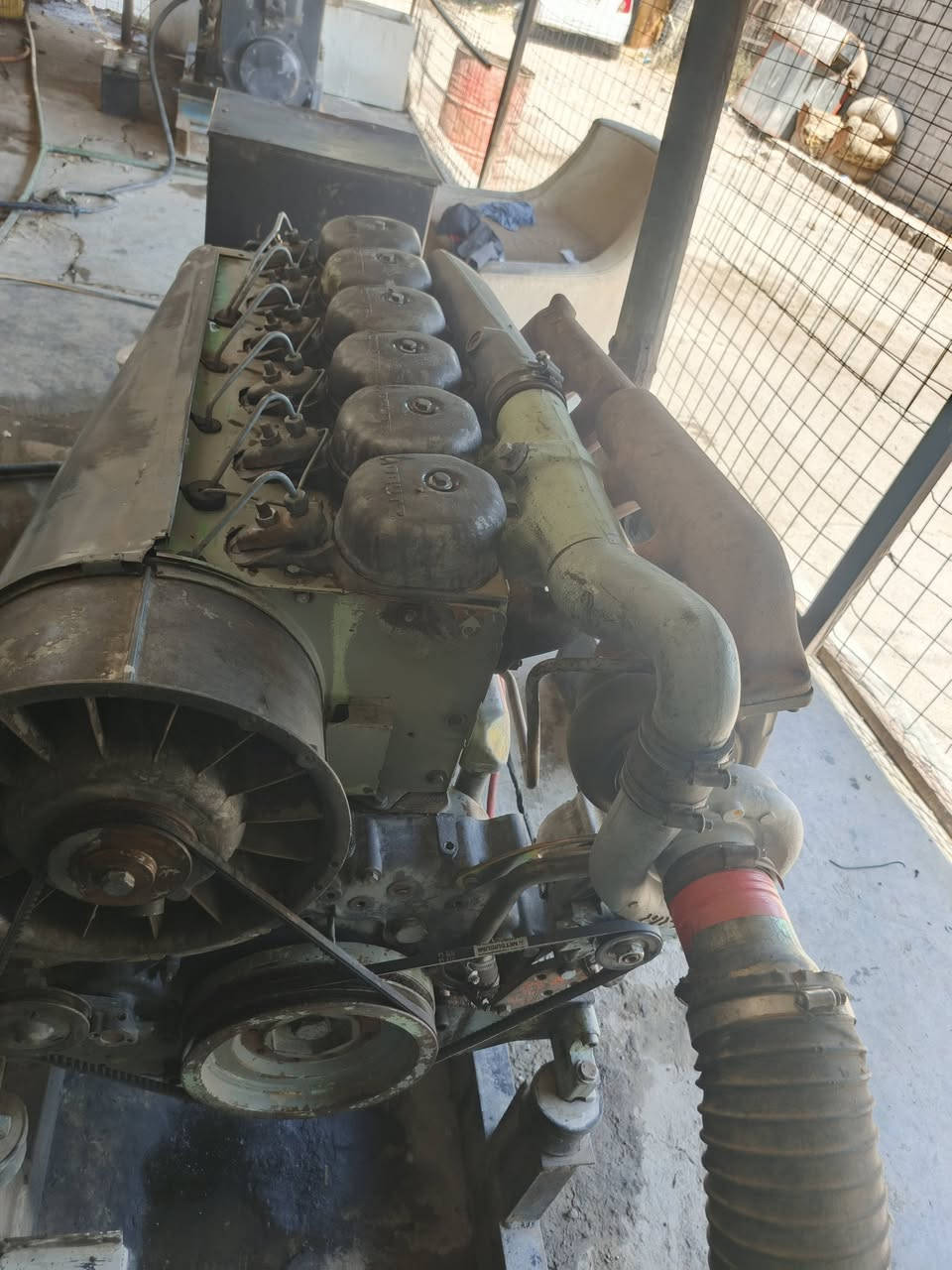 السلام عليكم. من رخصة الادمن المحترم.... مولد دويس ٦ سلندر... سوبر.... ٩١٢ .... راس توليد 85kv شغال بالكامل بدون أي خلل أن شاء الله... للراغب بالشراء ***********
