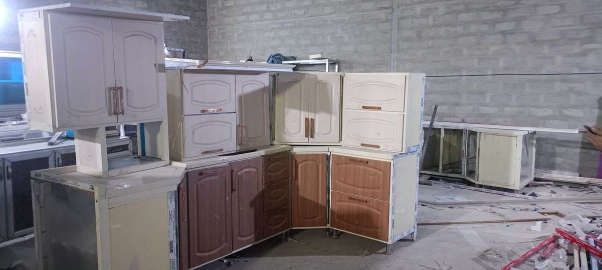 مستخدم نضيف داخل المنيوم والابواب hdf  العنوان بغداد تاجي ***********
