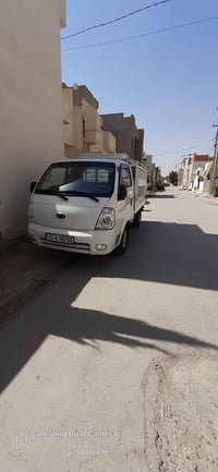 شاحنة ٢٠١١ • مكينة ٢٠٧٠٠ • ٤ تايرات جديد