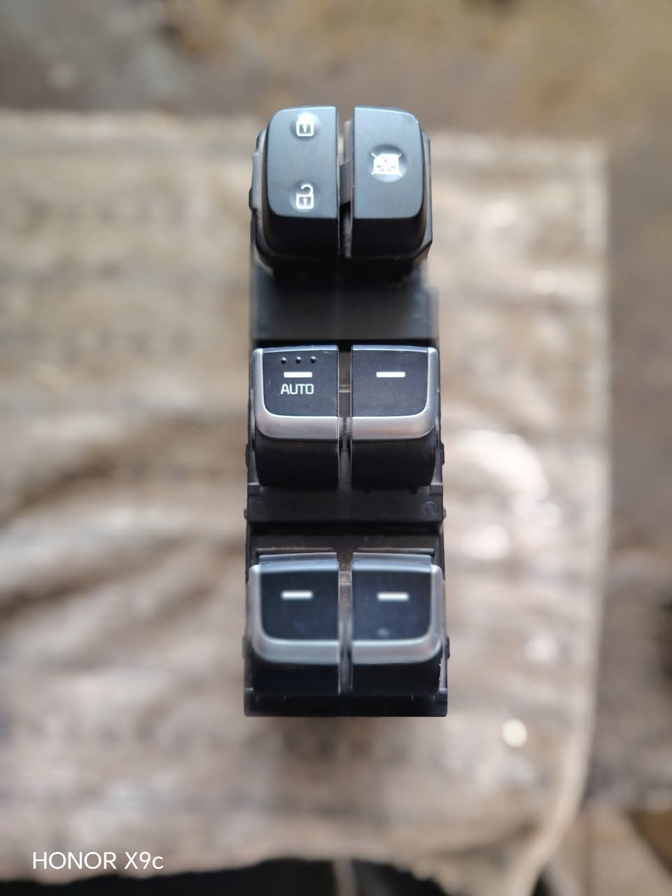 اللهم صلّ على محمد وآل محمد 
توصيل لجميع المحافظات 
واتساب ***********
ورشة الصادق لتصليح مكائن جام واقفال السيارات
