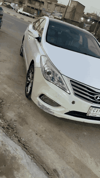 اسلام عليكم 
هونداي ازيره 
موديل 13
رقم بغداد خليجي 
بيها قطعتين صبغ 
مكينه كير تبريد بل شرط 
السياره فول 
125 
***********
