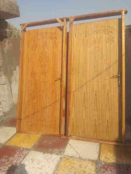 بيبان خشب ارتفاع مترين وعرض متر للبيع بين الشطره والغراف *********** السعر ٢٥٠ الزوج جدد
