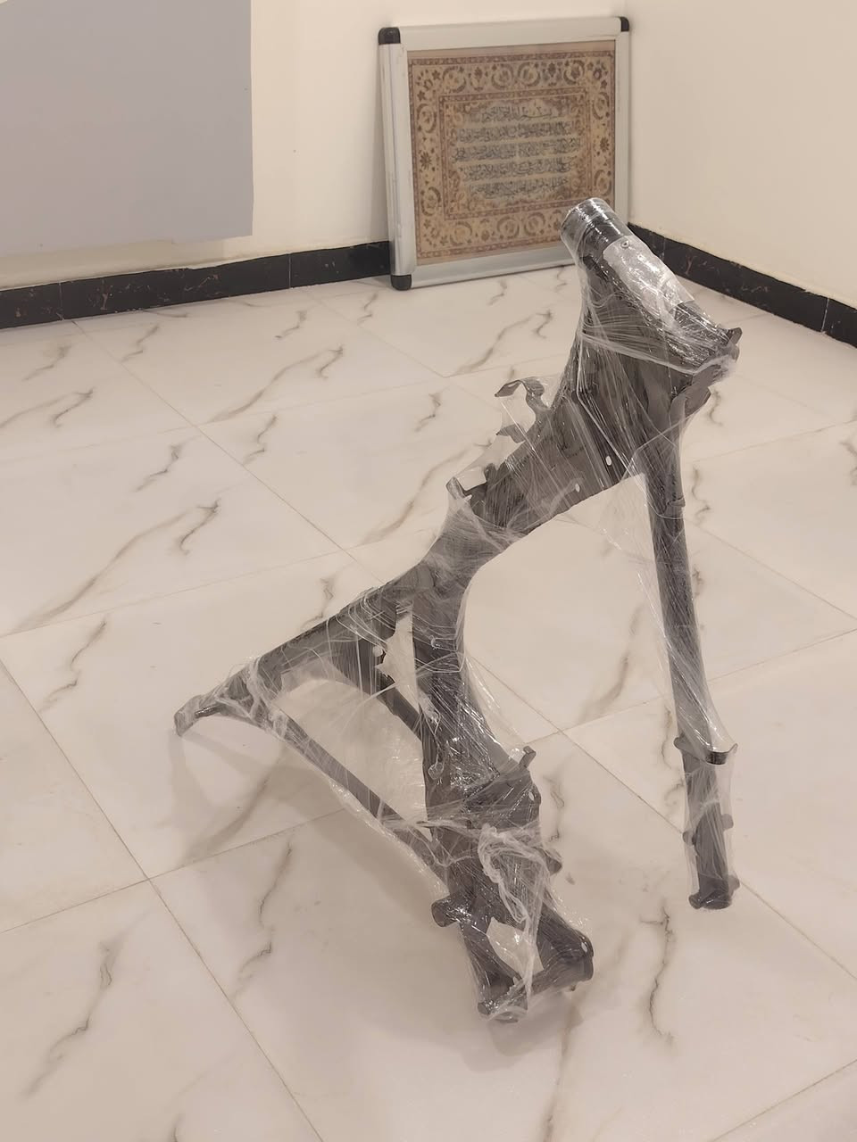 سلام عليكم شباب شاصي للبيع موديل 20وكيله نوار مصبوغ وجاهز سعر خاص ***********
