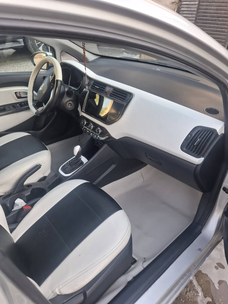 كيا ريو أمريكي محرك ١٦٠٠ موديل 2013 سيارة جاهزة مابيه اي نقص السعر ٨٠ $ للإستفسار ***********
