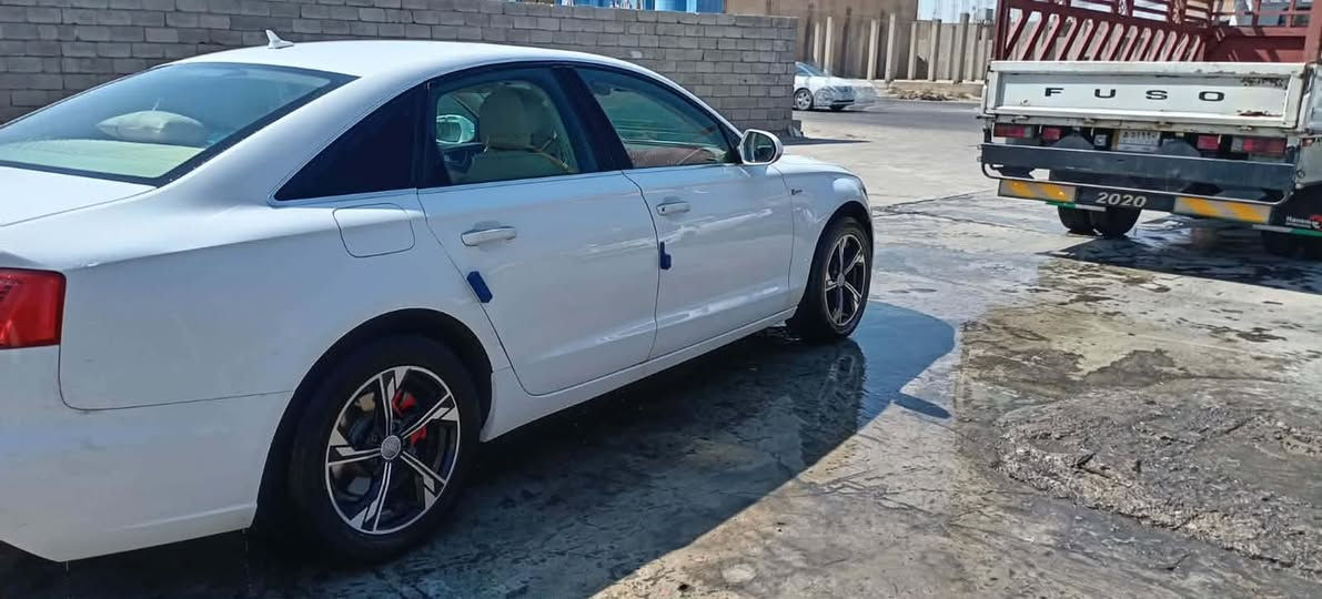 أودي A6 2012 فول مواصفات1/1 بيها قطعتين
المواصفات:حساسات امامي خلفي 
2-الابواب شفط
3 بانروما 
4-كشنات جلد تدفئه اوتوماتيك
وبيها خير من الله ماينعدن 
السعر:95 وبيها مجال 
***********
واتساب متوفر غير متوفر ماسنجر!
