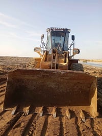 للبيع او مراوس بسياره كوماتسو موديل 98 حجم 320 كفاله عامه جاهز من كلشي...