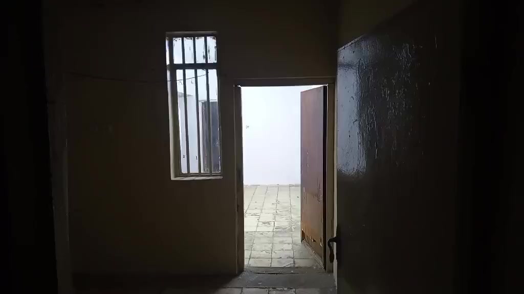 شقه للايجار جانب الايسر حي صدام مدخل الاول قرب جامع سراج المنير للاستفسار ***********
