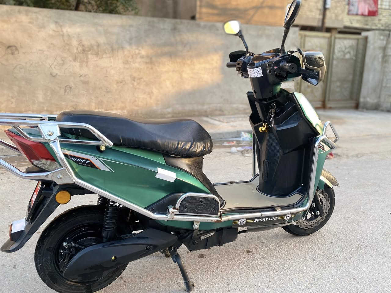 سلام عليكم دراجة شحن للبيع نوعية ماتركس 
دراجة فول مواصفات دبل اشارة سكنات واشاير لكزز درع حماية للكفرات الدراجة اي نقص ما بيهة بطاريات جدد فيتنامي زوج تايرات جددالدراجة نضيفة شوفت العين فقط بيهة الجاملغ الامامي مكسور مكاني بغداد الامين ثانية السعر650 وقابل لتفاوض والي يجيني من بعيد يدلل اسهلة امر للتواصل والاستفسار*********** فقط واتساب اكرر الي يجيني من بعيد ادللة بسعر
