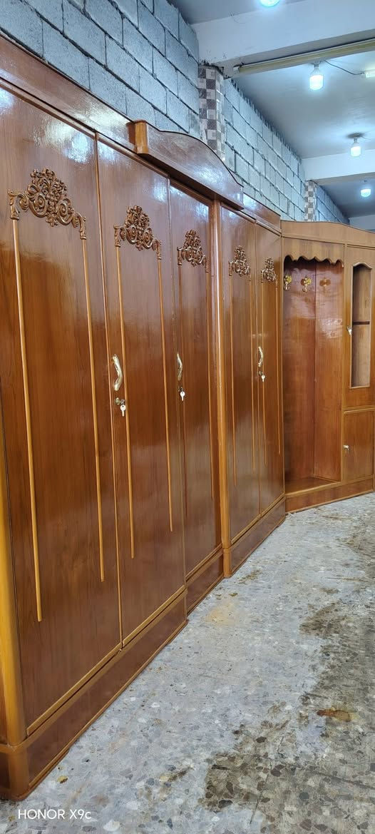 السلام عليكم غرفه كامله ام الخمس بيبان شغل درجه اولى  تسكام  غرفه كامله وجاهزه اي نقص ما بيها السعر 775 شامل الشد والتوصيل مجاني داخل النجف والشراي يتصل مكاني نجف ناحيه الرضويه قرب الجسر مال الرضويه *********** موجود واتساب
