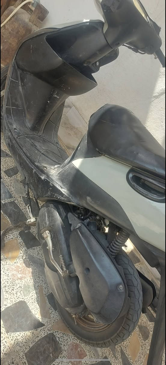 دراجه ذبانه جنطه نضيفه العنوان ميسان المجر الكبير السعر 240الف بيها مجال قليل رقم الاستفسار *********** متواجد واتساب او فيس بوك الاسم سيف محمد
