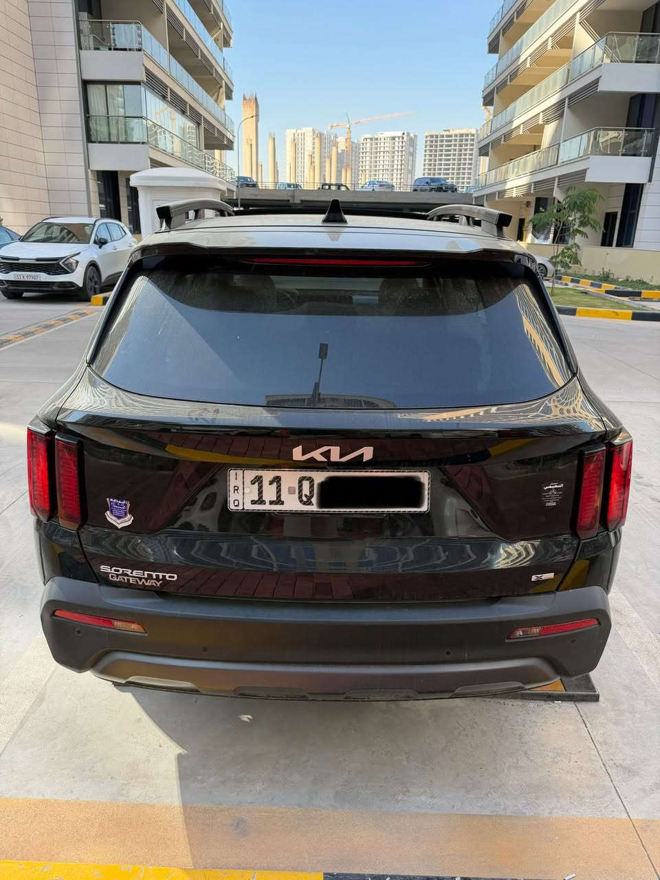 ( بدرن صبغ او تبديل حادثها فقط بارد )
كيا سورنتو 2023 X-LINE S 
فول مواصفات للأخير بانوراما بصمه تشغيل عن بعد كراسي كهرباء كراسي جلد اوف وايت تسخين وتبريد كراسي 
السياره مابيها اي صبغ او تبديل بيها بارد بسيط ربع الجاملغ وبدون ايرباك كله سليم 
السياره زيرو ماشيه فقط 13 الف بعدها 
رقم بغداد باسمي با عافيه على الي ياخدها تخبل السياره وسعرها كلش زين مكاني با منصور سعرها 245 ورقه وبيها مجال
***********
