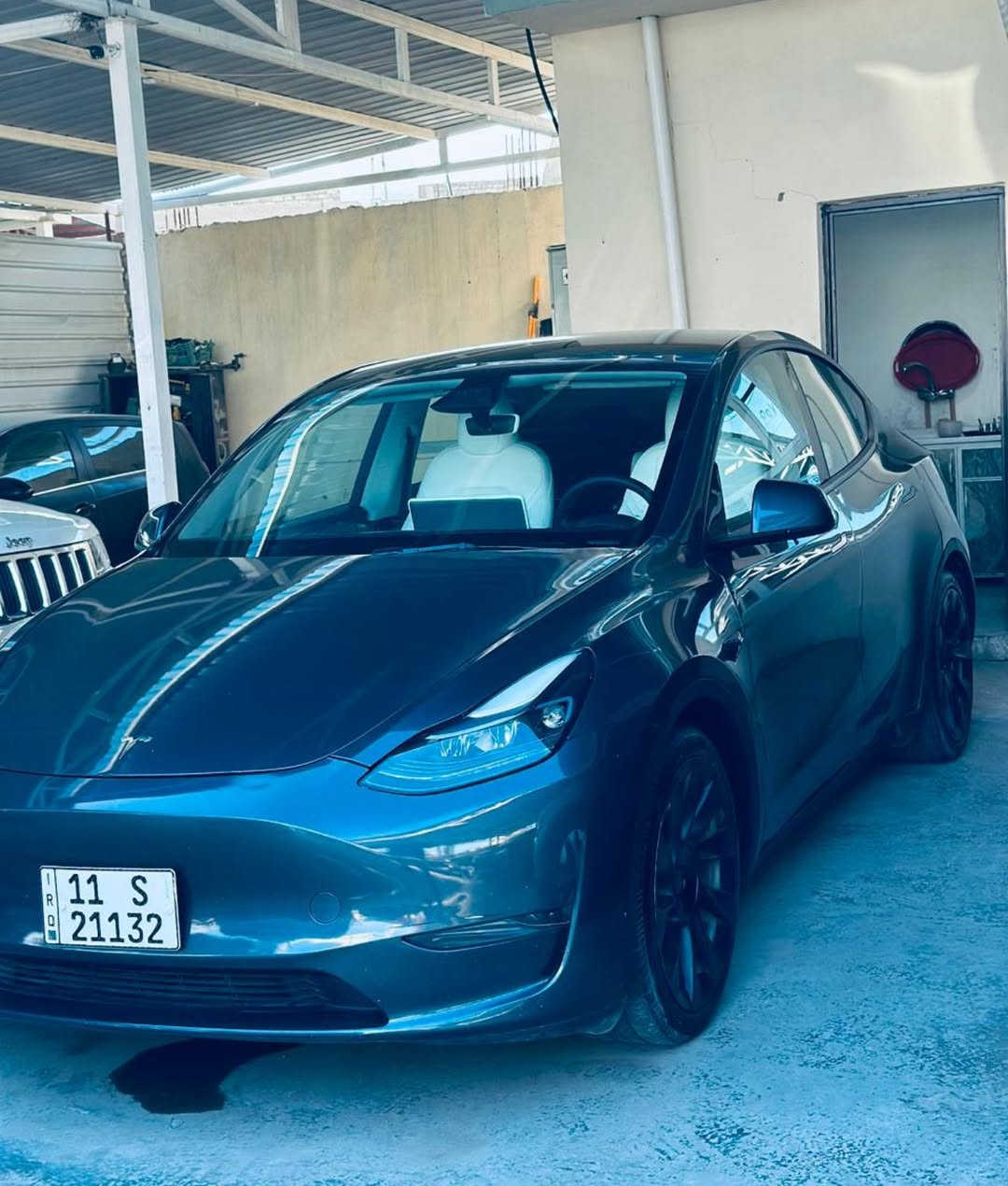 السلام عليكم للبيع او مراوس ب اقل منها  تيسلا مودل y موديل 2023. تك ماطور استاندر رقم بغداد بسمي  ماشيه 18 آلف مايل وقابله للزياده حادثها بنيد وجاملغ خلفي فقط داخل ابيض ملكي السياره استخدام شخصي وعليها كت كامل كاربون فايبر كامله ومابيها اي نقص صور الحادث على الخاص 
السعر 190$ وبيها مجال 
*********** اتصال 
*********** واتساب
