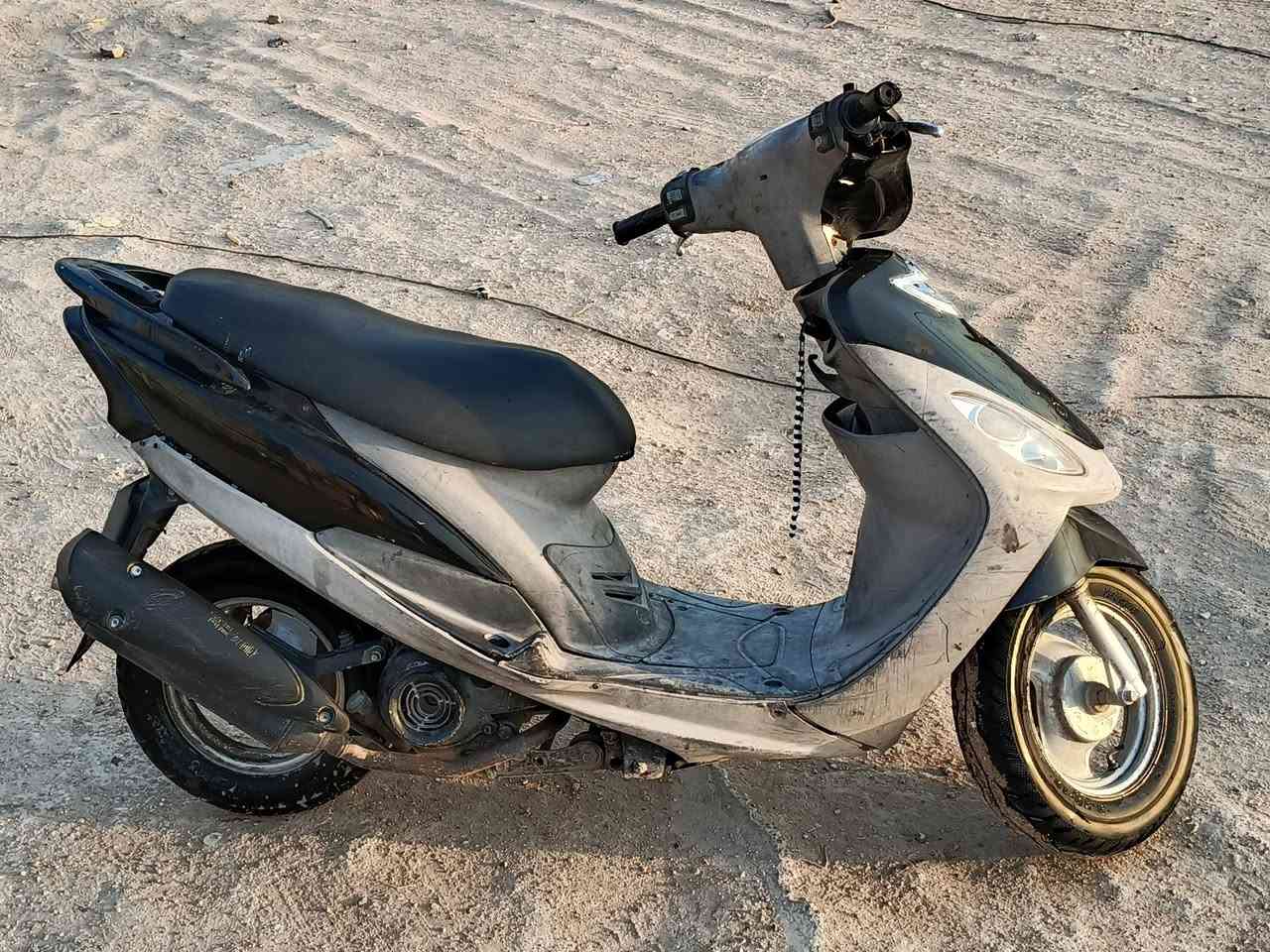 سلام عليكم 550 وبيها مجال 
للبيع ماكس منغولي 
دراجة جديدة 2003 
مكينة ما مفتوحه 
تخم تاير جديد 
شلعة تشلع الگاع 
باتري يحتاج شحن 
للبيع او مراوس بأربعه گير 
سعرها 550 وبيها مجال حگ الجيه 
***********
مكاني كربلاء العطيشي
