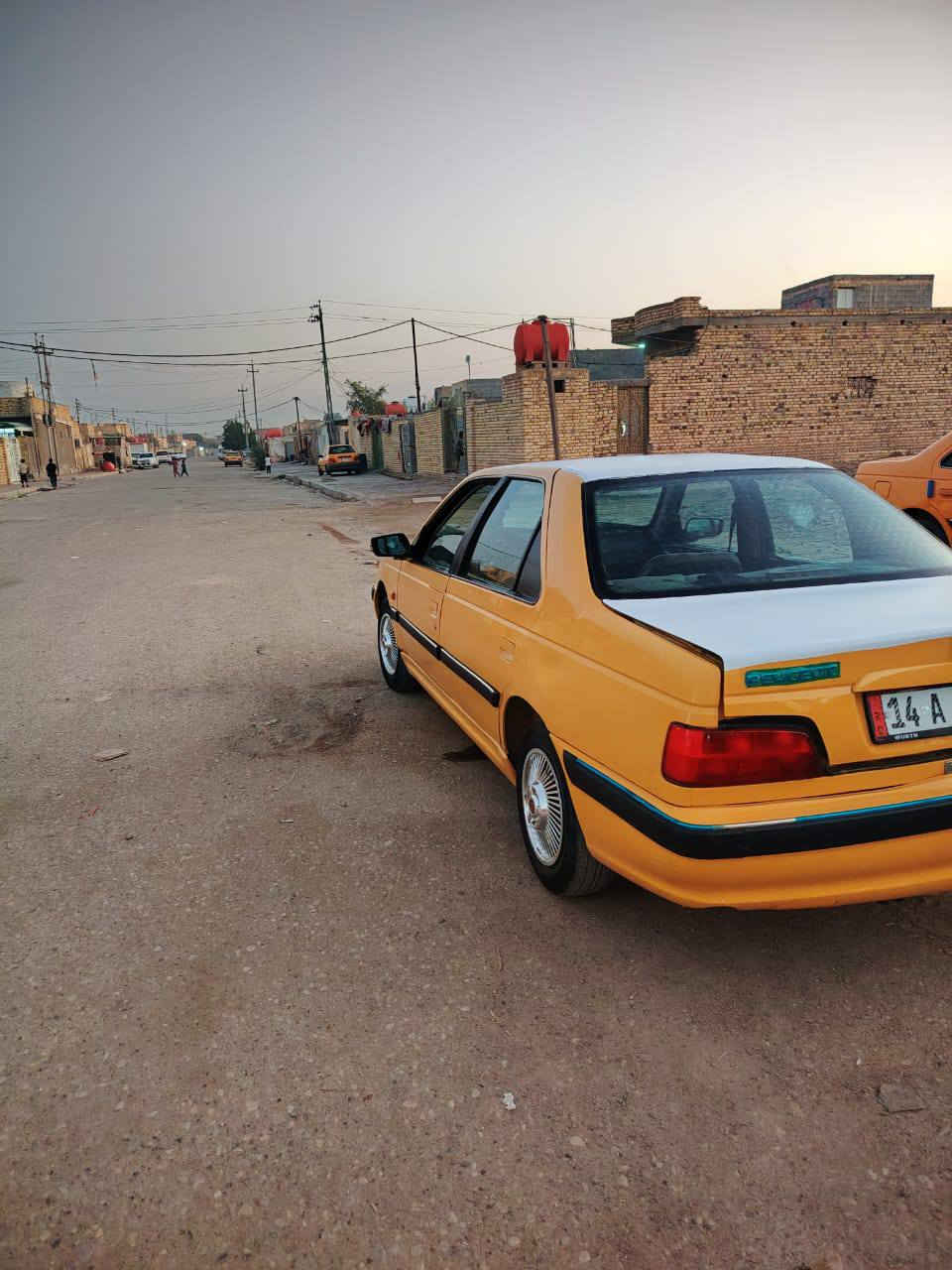 سلام عليكم بيجو بارص مديل ٢٠١٢ رقم دولي انكليزي السنويه لغاية ٣١ محرك وكير جدد كفاله عامه لا ضربه ولا كلبه ولامعجون  جاهزه من كلشي كهربائيات كلهه شغاله حداده جديده تبريد ثلج مكاني ميسان عماره السعر ٣٠ ورقه هاذه رقمي ***********
