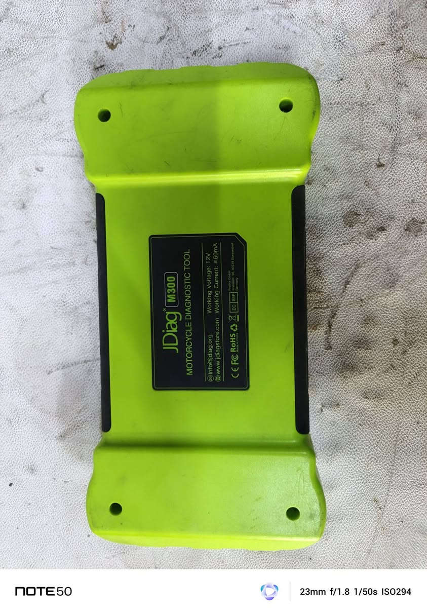 سلام عليكم جهاز فحص مال جميع الدراجات يشتغل جهاز مستعمل قليل الشراي يدخل على رقم *********** سعره ٥٠٠ اوبي مجال
