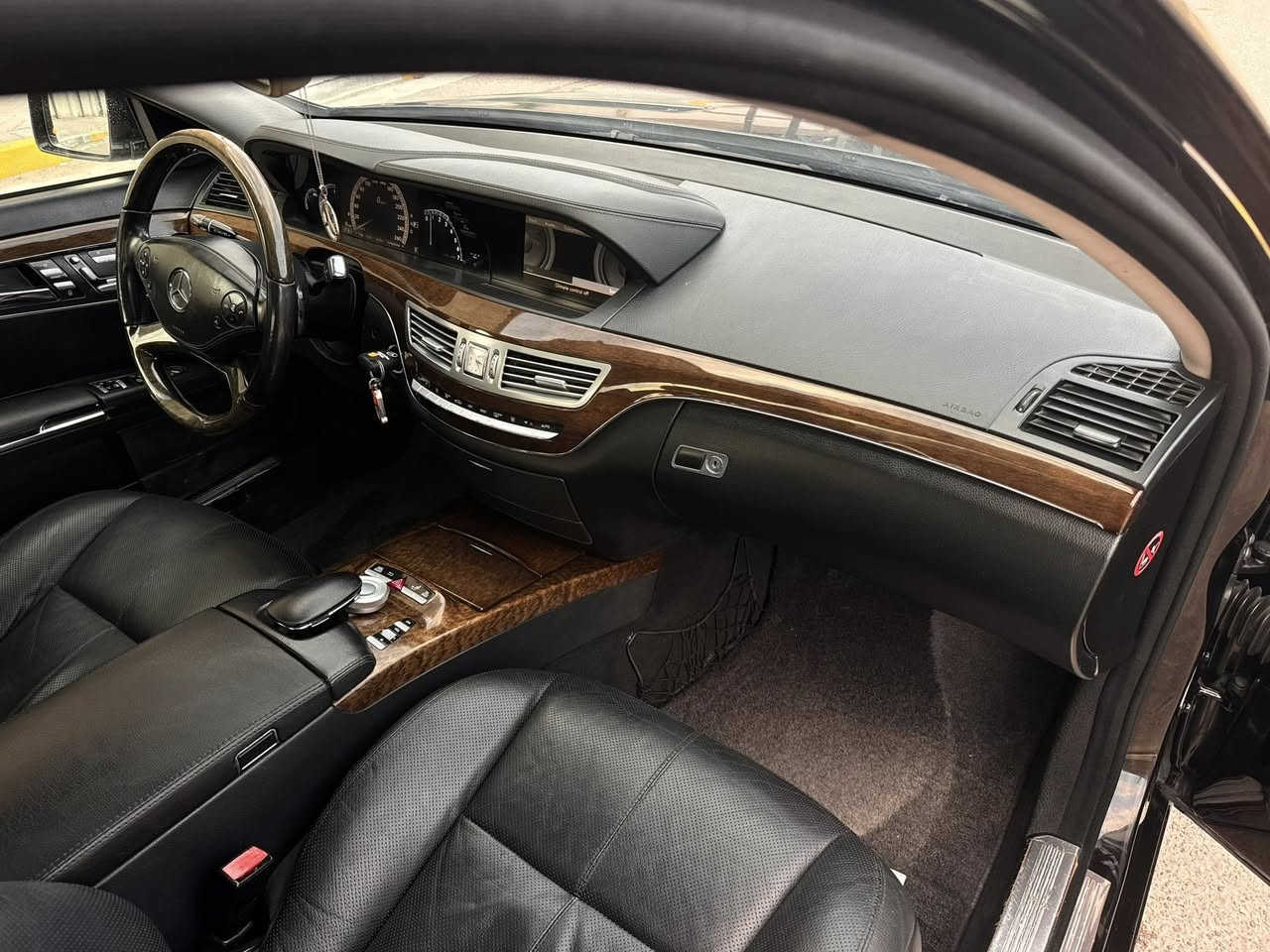 مارسدس S350 مديل 2012

سيارة مكفولة من الصبغ والضربة وارد الماني فول مواصفات بانوراما ناضور ليلي سيارة جديدة وجاهزه  رقم أربيل  جديد السعر 235 للستفسار : ***********
