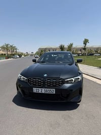 BMW 330i 2024  سياره بيه جاملغ وبنيد السياره ماشيه ٣٠ ألف ميل مواصفاته...