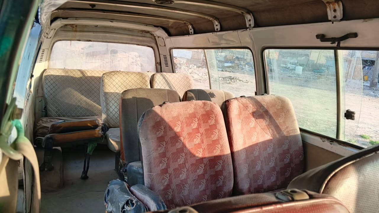 سلام عليكم سيارة فتون موديل 9بيها مكينه ونجي رقم موجود احمر ابيع كوم حديد كفاله من السرقات وعشائر 
سعر 14بيها مجال بسيط رقمي ‏‪***********‬‏
