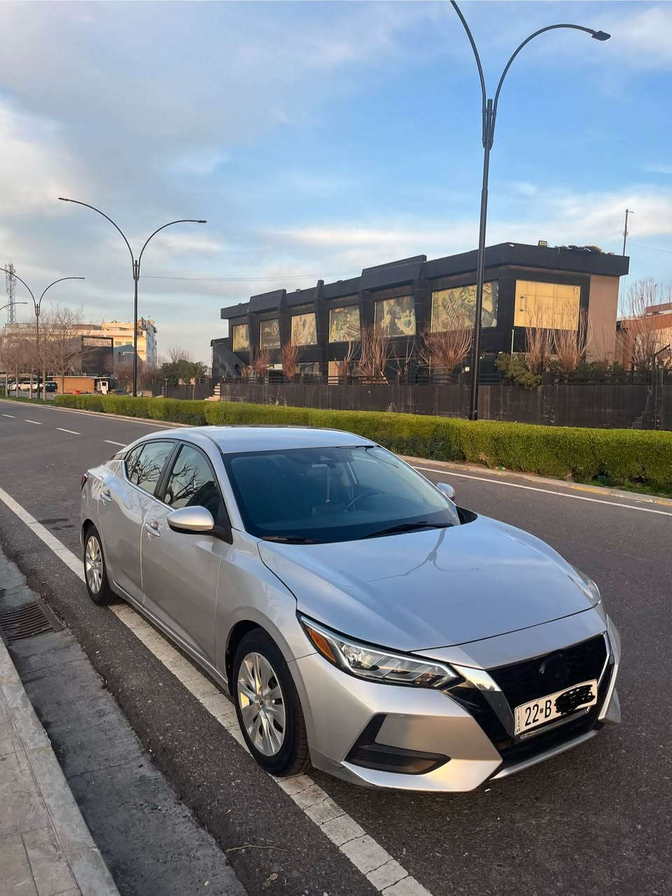 نيسان سينترا 
مواصه فات  S
موديل 2022
ماشيه  38,000 ml
رادار 
به صمه 
تحديد صورعه
خه تى جاده
360 ده ره جه حساس
سه ياره به شه رت وه پيشو پشتى كه پس 
ايرباگ سليم به شه رت 
سياره گير و مكينه به شه رت 
سعر 135 مجال
گؤرينه وه ش ده كه م 
watsapp
0751 484 60 34 أربيل, العراق
